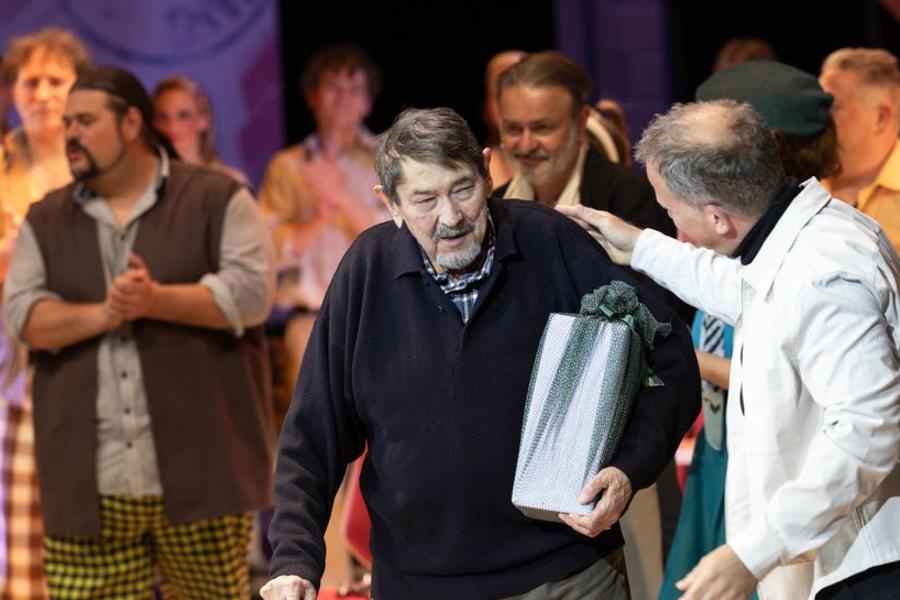 T�bb mint n�gy �vtized a zalaegerszegi sz�npadon